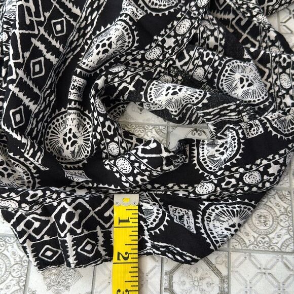 Dainty Hooligan Monochrome Patterned Playsuit - Picture 11 of 12